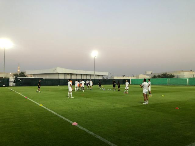 1622771460210084349.jpg 0603-菲律宾队晚上训练、第一练.jpg